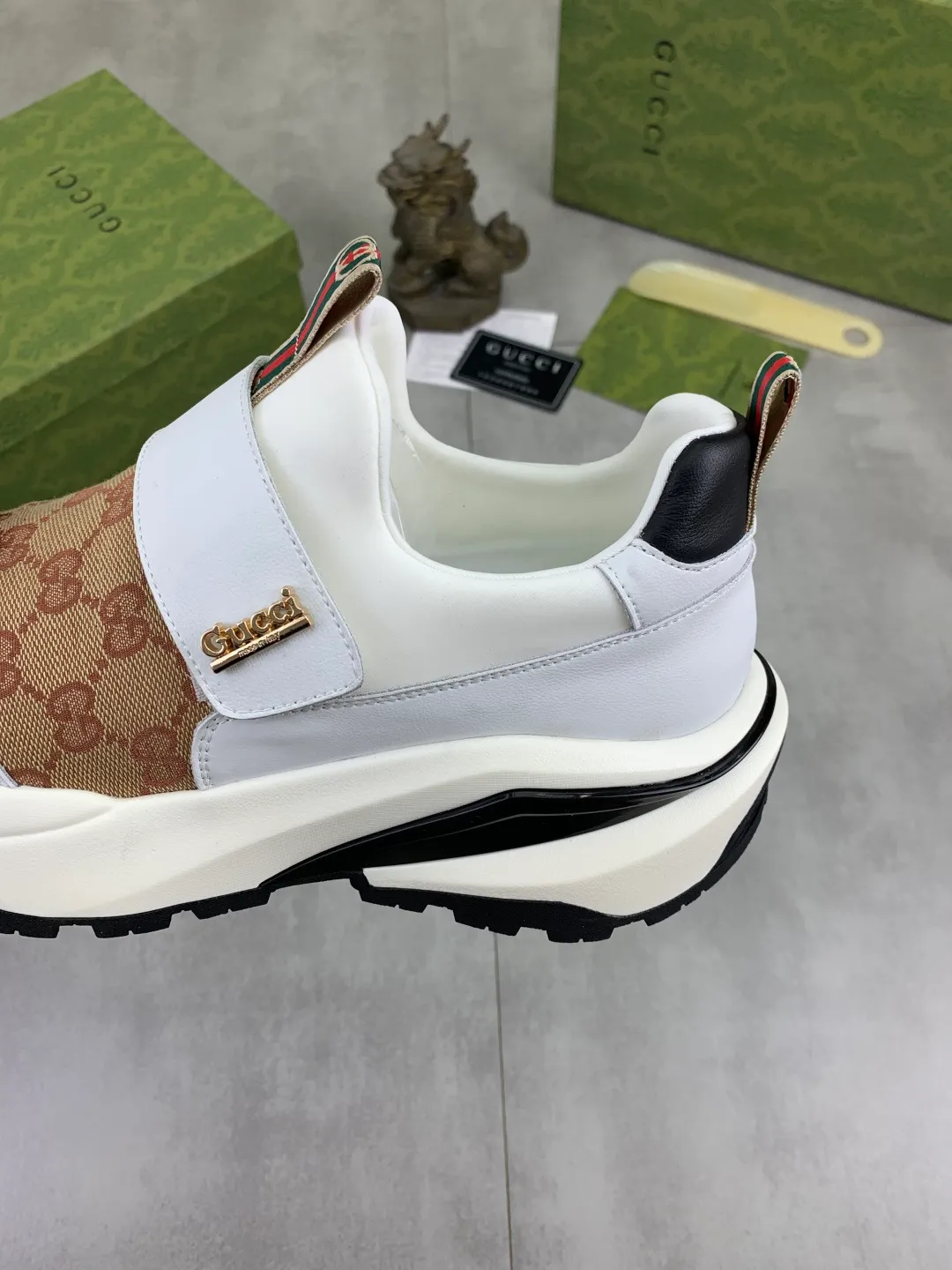 Men's Men's Shoes P440 💰[New Style] 🆘 The latest model from Gucci's official website🎁Classic casual and fashionable men's shoes👟Hot style💥The style is simple and elegant, exclusive for trendy men. Unique official website latest brand elements👑Gucci original decoration, fashionable and generous, the fabric is made of original soft calfskin➕Comfortable soft sheepskin lining ✅The official website specifies wear-resistant foam outsole_full of elasticity, classic model taken in real life🎬Color: 3️⃣colors available😍Number: 38-44